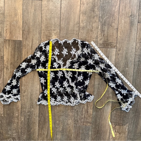 💖 Two-Piece Set: Black Silk Pants & White Beaded Top, Victoria Royal, Size 10 - Picture 16 of 17